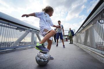 身价暴涨66倍！20岁瑞士新星比肩穆勒姆巴佩，刷新世界杯又一纪录｜万博体育官网（配图示意）